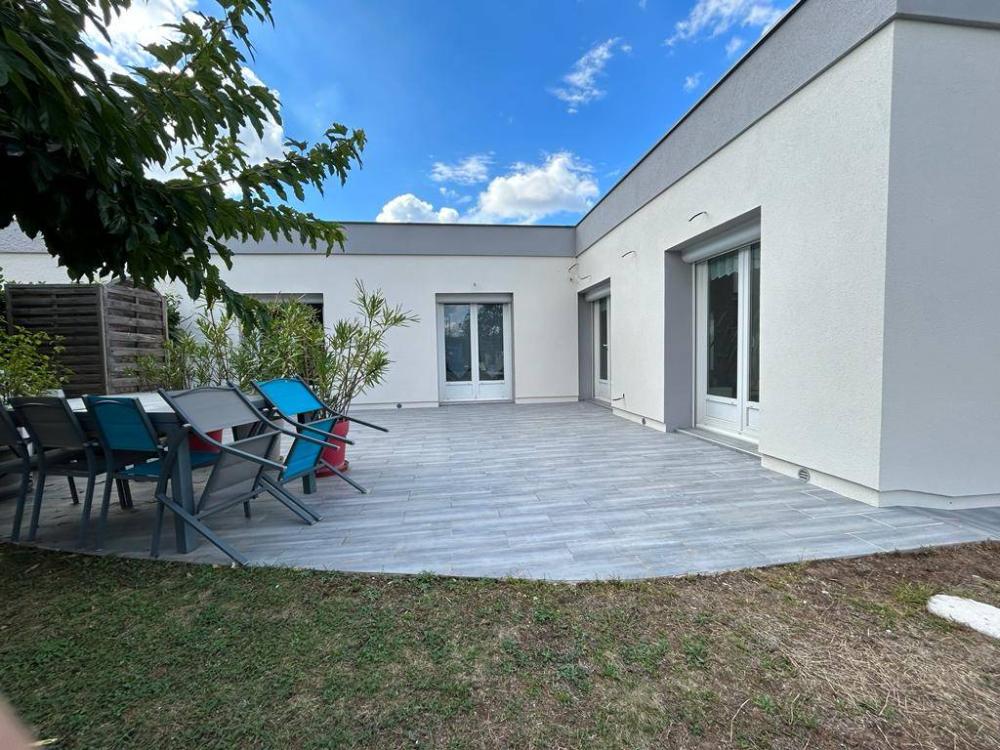maison avec grande terrasse